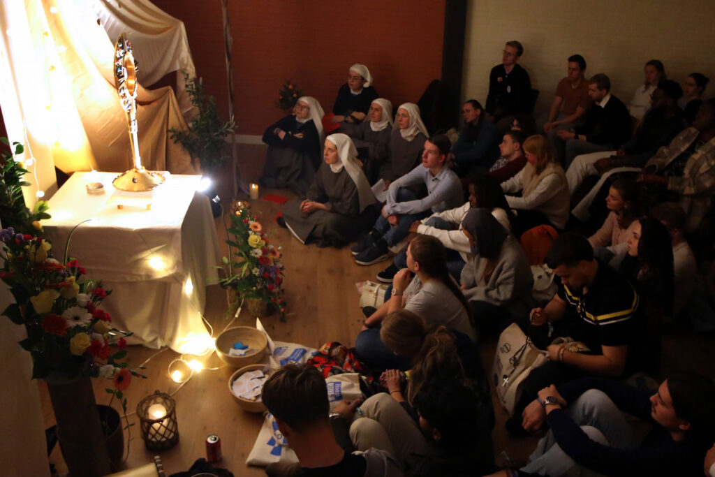 Verslag Katholieke Jongerendag 2025: jongeren vieren hoop in Ede 13 20251108 Ede KJD WEB42 ©RamonMangold